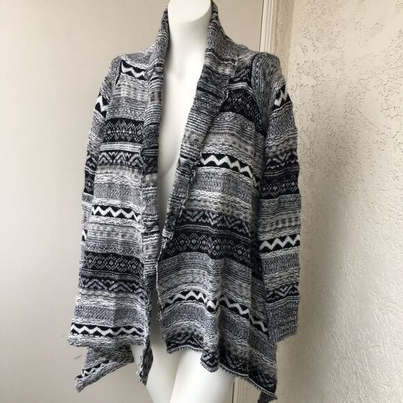 Forever 21 Boho Black/White Wrap Sweater Small - Picture 5 of 6